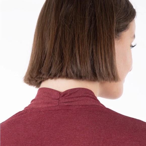 NWOT Pentagone Long-Sleeved crossover t-shirt size large - Picture 3 of 5